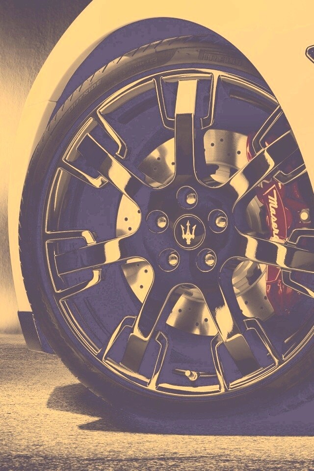 Колесу Maserati Granturismo обои