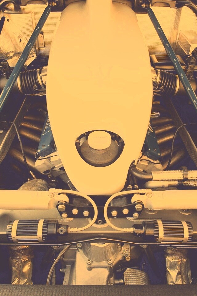 Двигатель Maserati MC12 обои