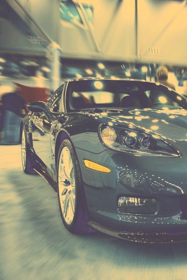 Машина на выставке обои