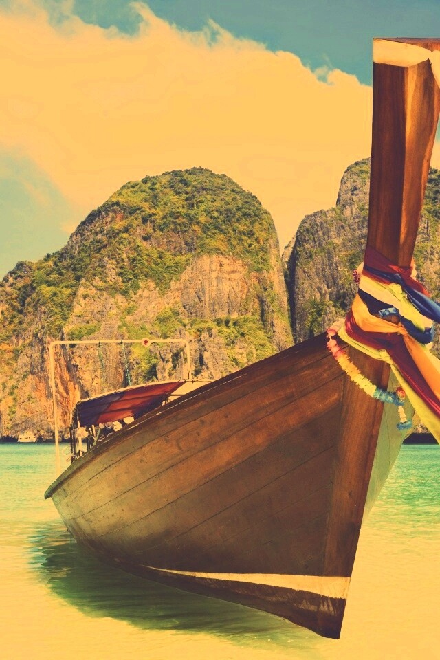 Лодка в райских водах обои