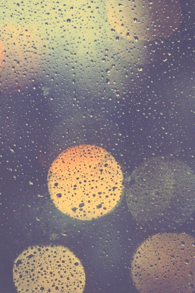 Блики за мокрым стеклом обои