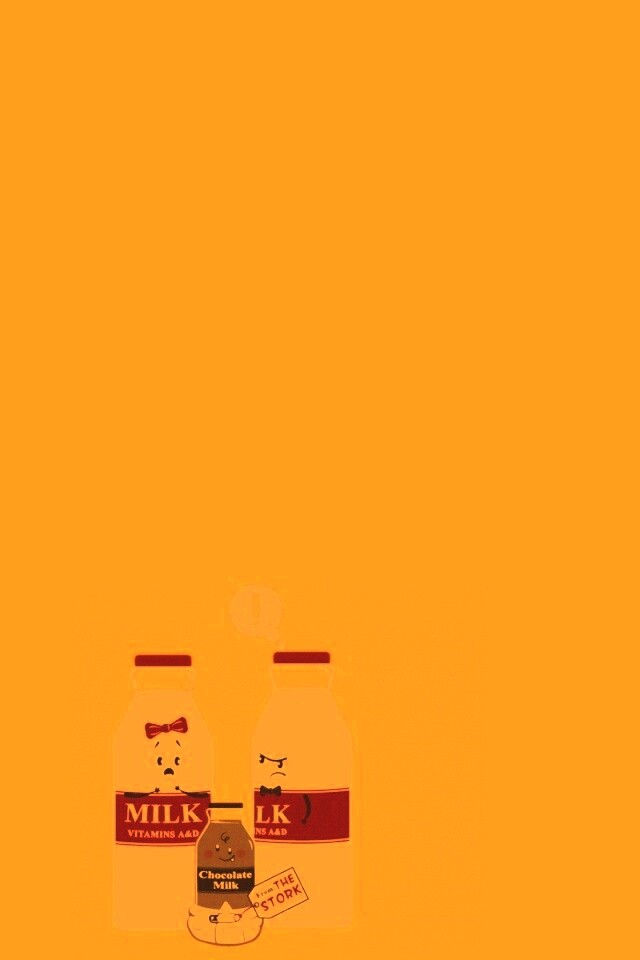Бутылка молока сходила налево обои
