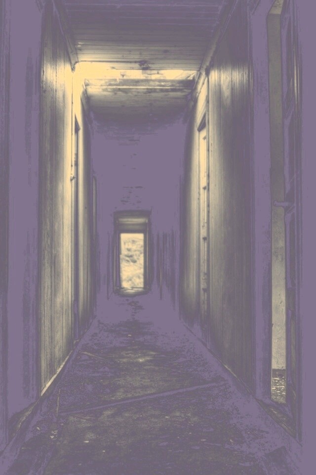 Страшный коридор обои