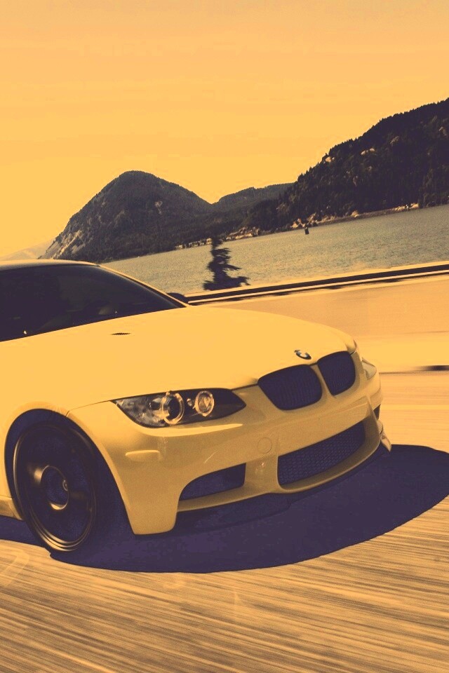 Желтый BMW обои