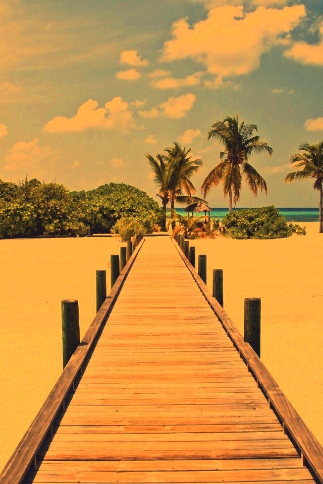 Пирс на тропическом острове обои