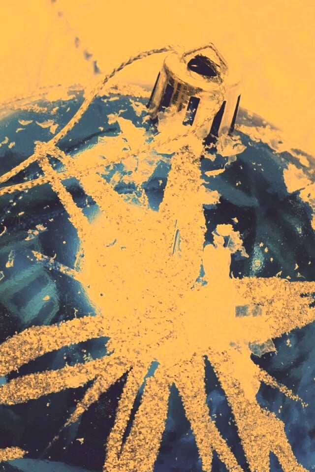 Синий елочный шар обои