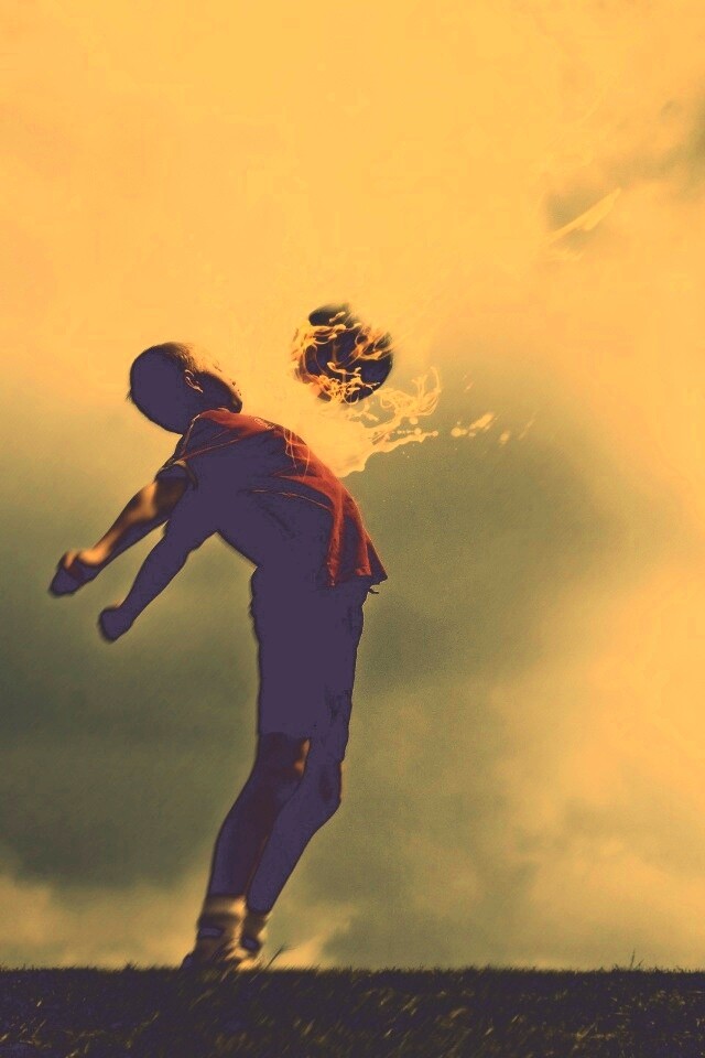 Отбил грудью обои