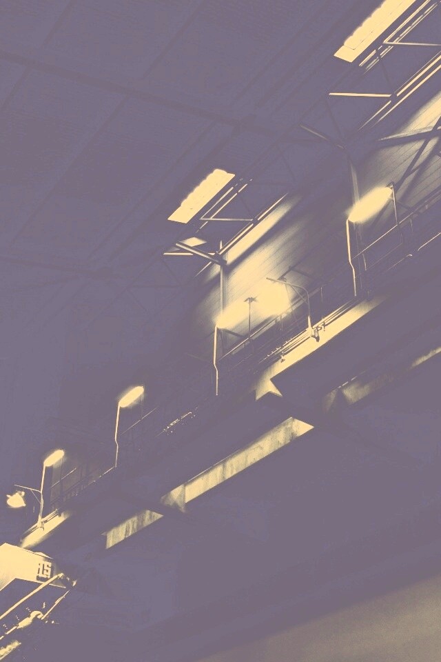 Платформа ночью обои