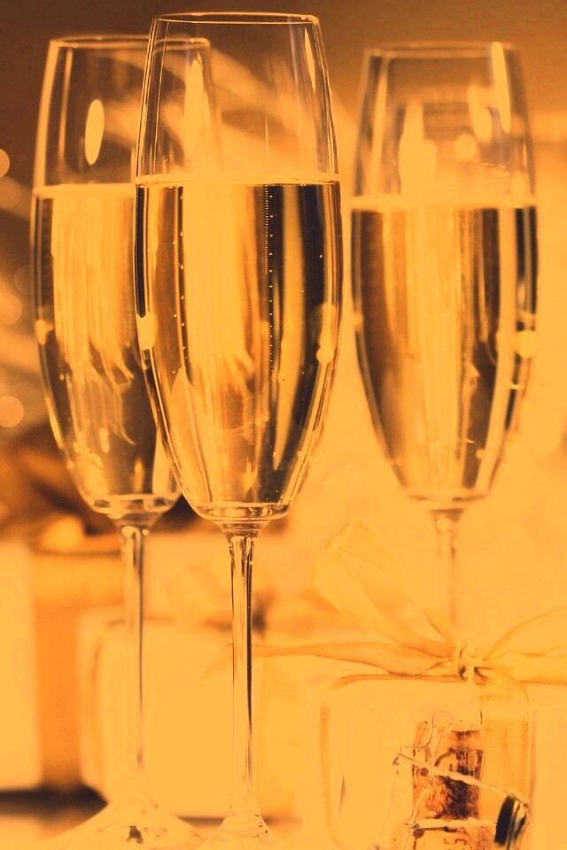 Бокалы с шампанским обои
