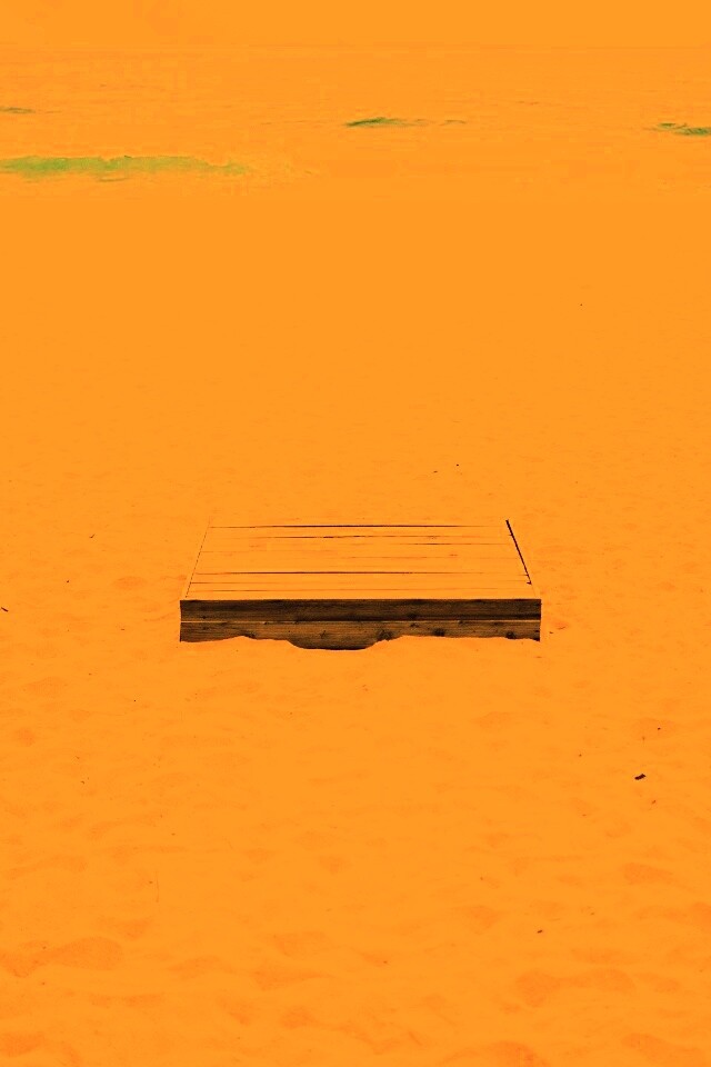 Ящик на пляже обои