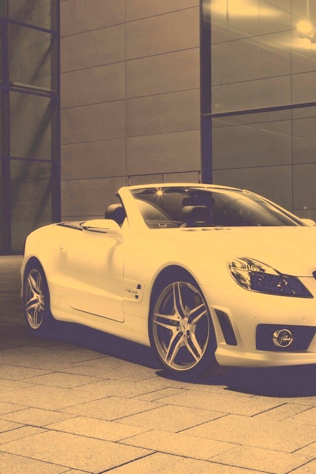 Белый мерседес с открытым верхом обои