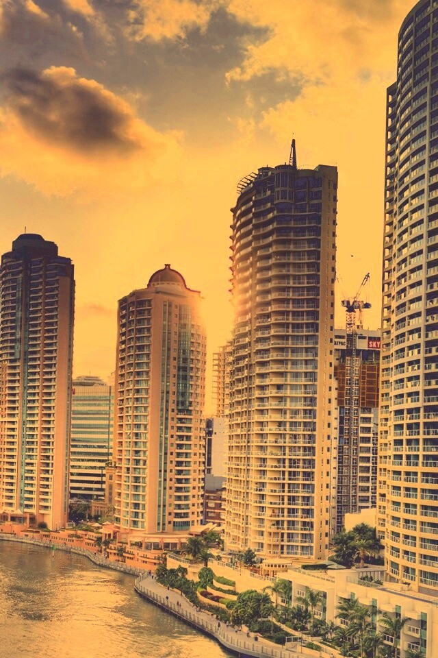 Город на берегу обои