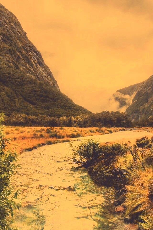 Горная река обои