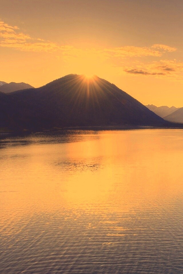 Закат в горах обои