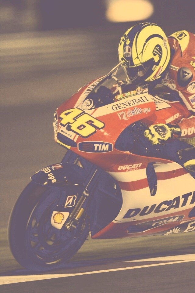 Мотоциклист на треке обои