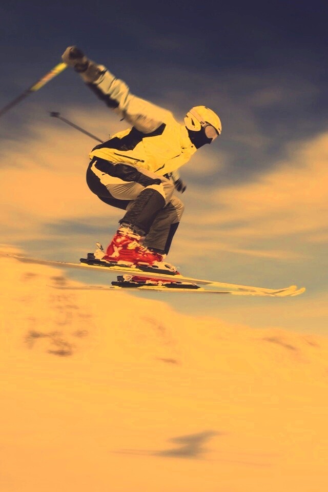 Лыжник в прыжке обои