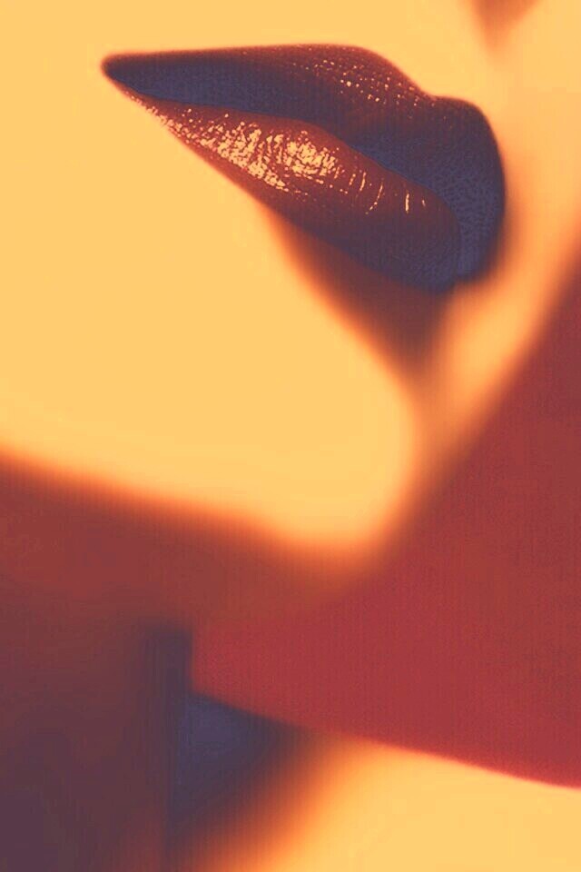 Красные губы обои