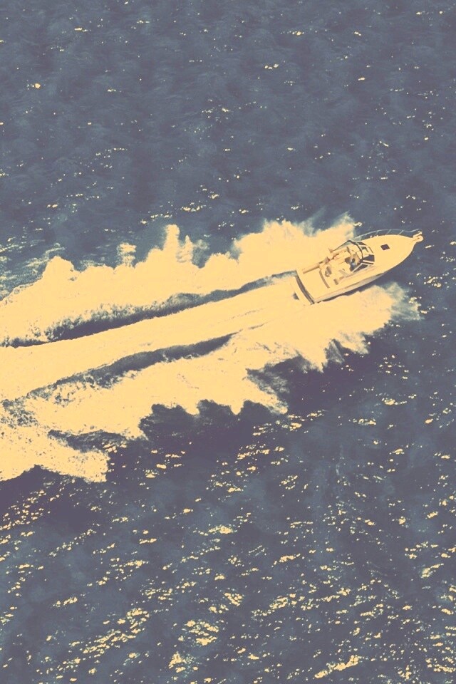 Вид на катер обои