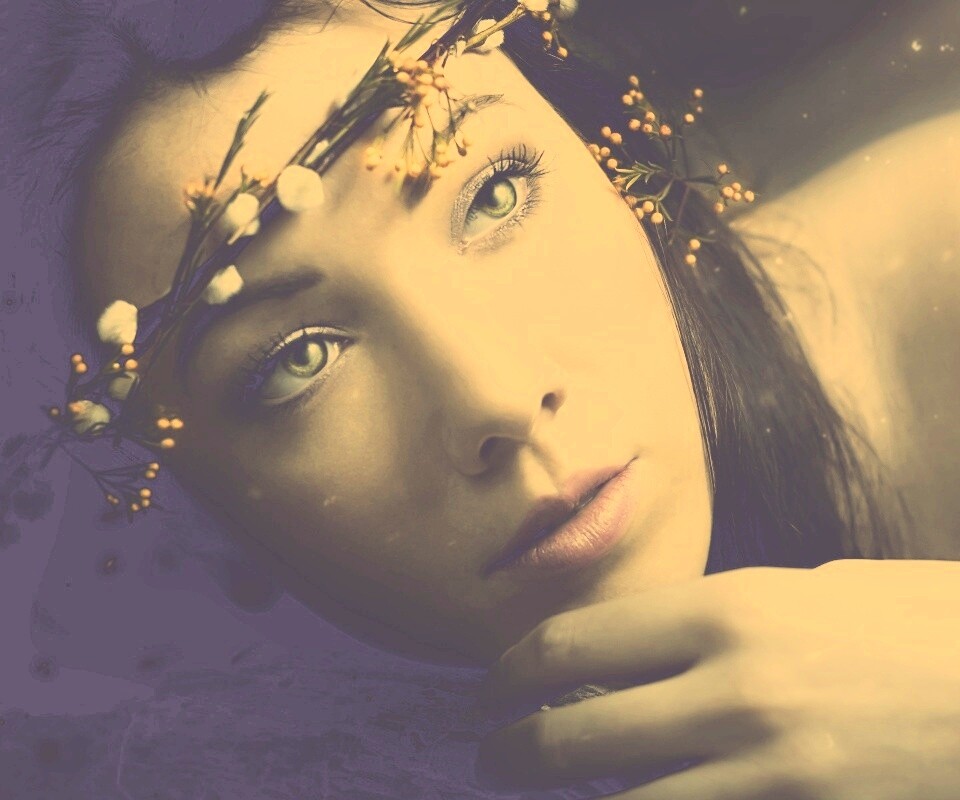 Девушка в венке обои