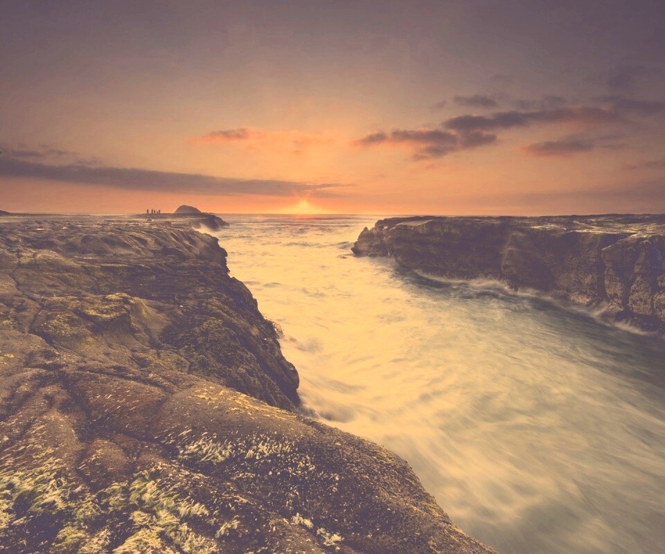 Каменистый пролив обои