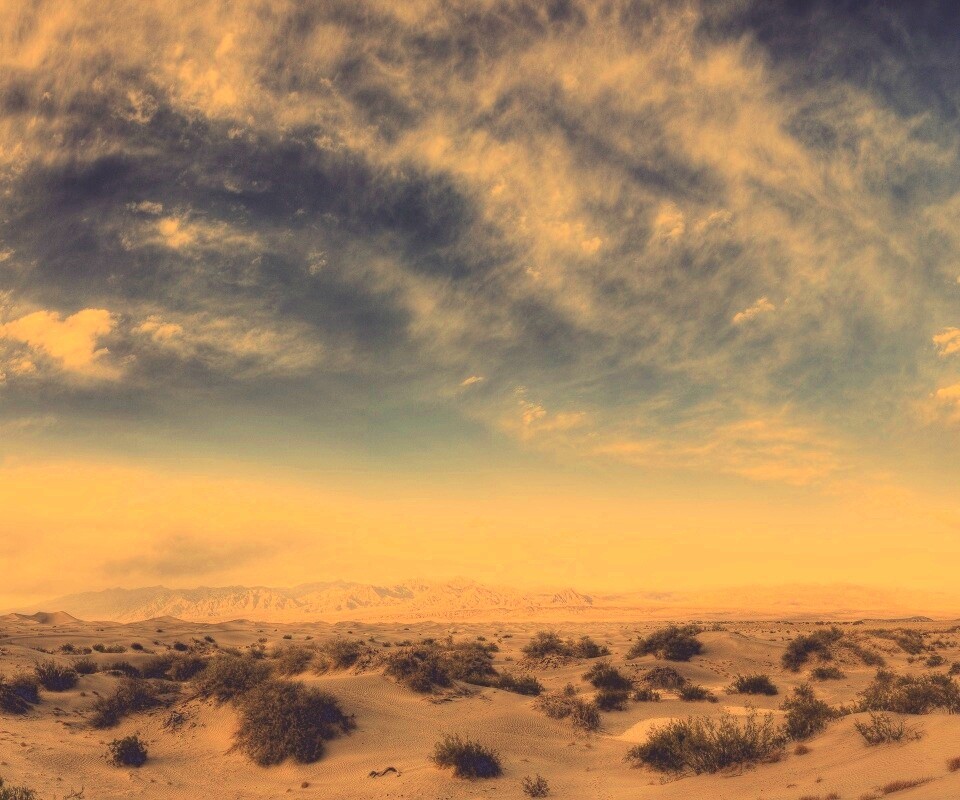 Горы в пустыне обои