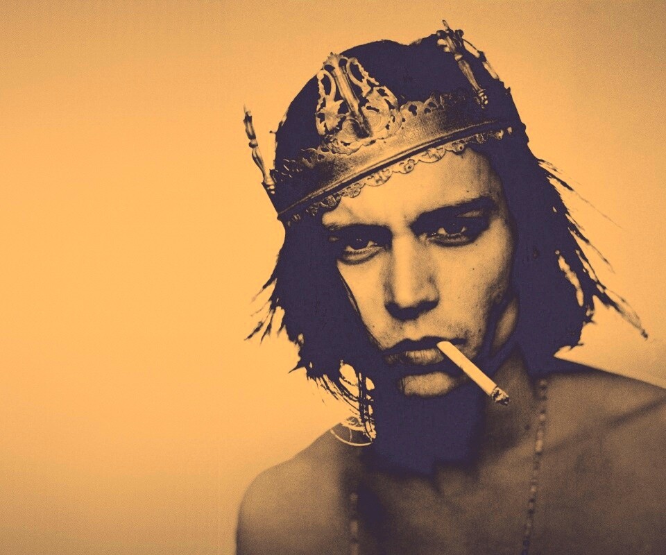 Джонни Депп в короне обои