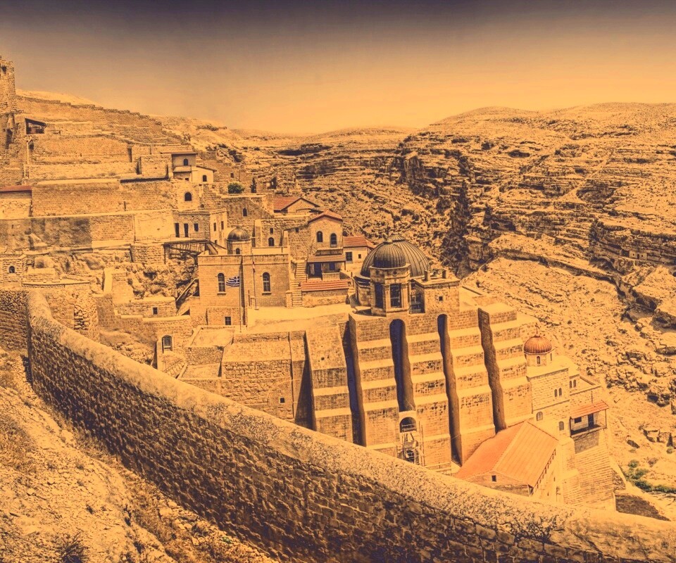 Город среди скал обои