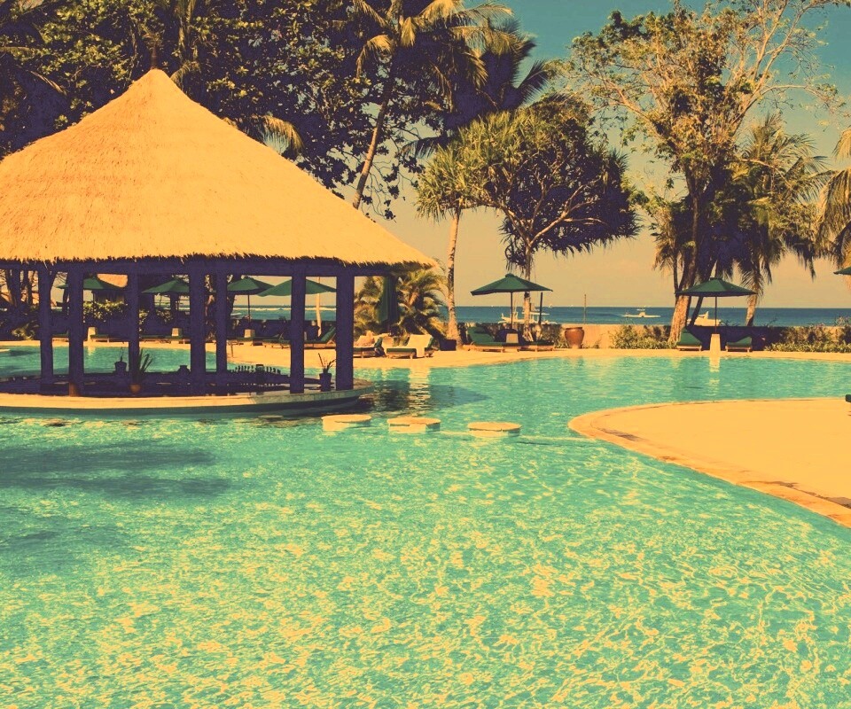 Бассейн отеля обои