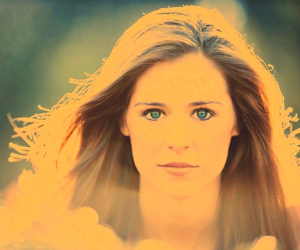 Девушка с голубыми глазами обои