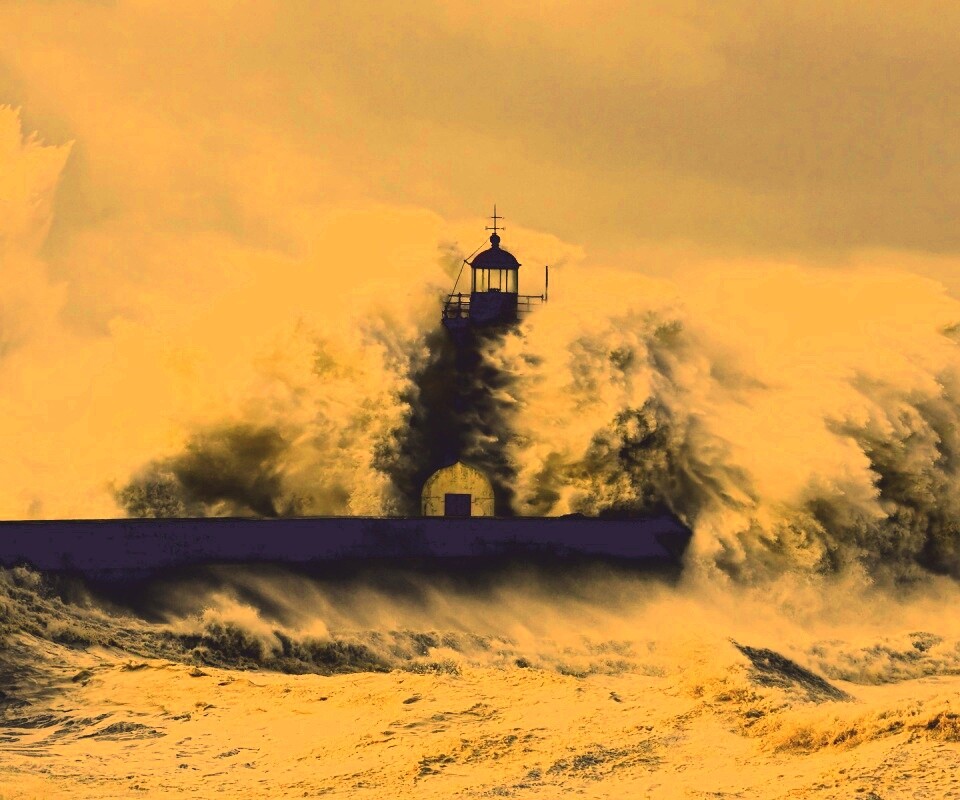 Маяк в шторм обои