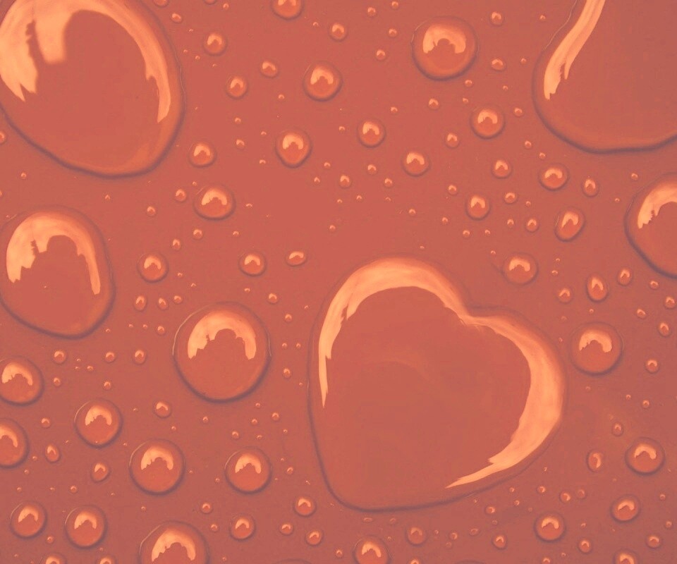 Капли на красном фоне обои