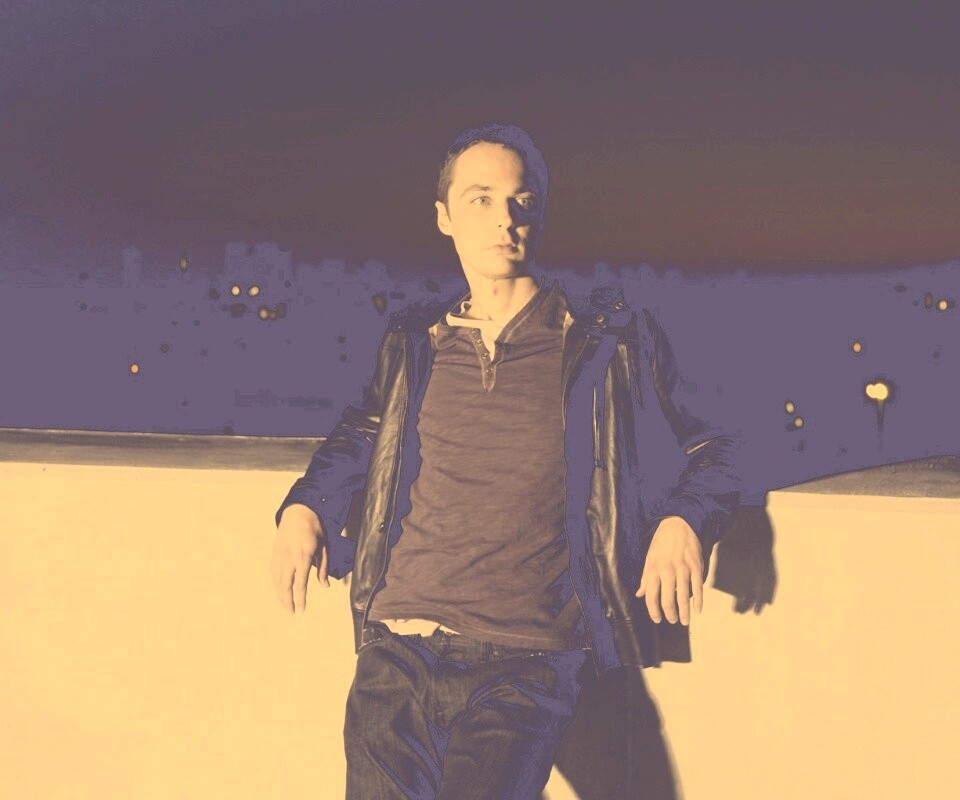 Джим Парсонс на балконе обои