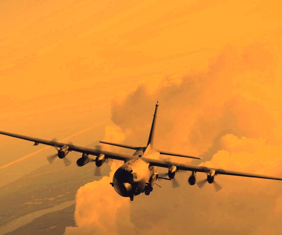 Самолет АС-130 обои