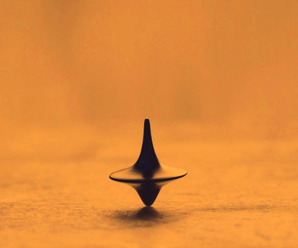 Волчок обои