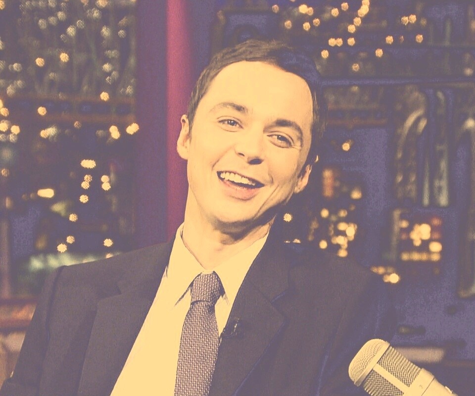 Джим Парсонс на вечернем шоу обои