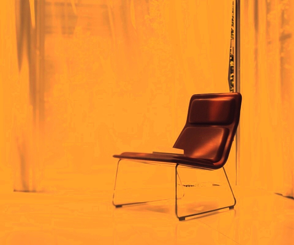 Стул перед занавеской обои