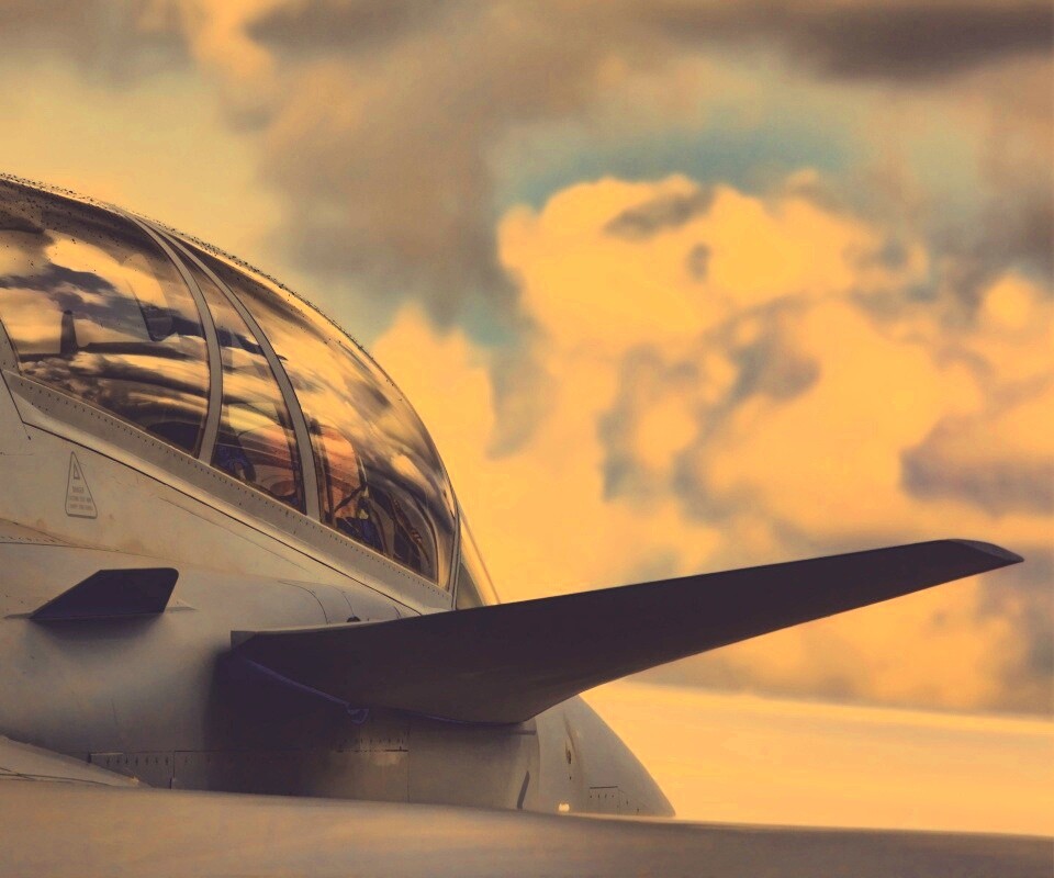 С крыла истребителя обои