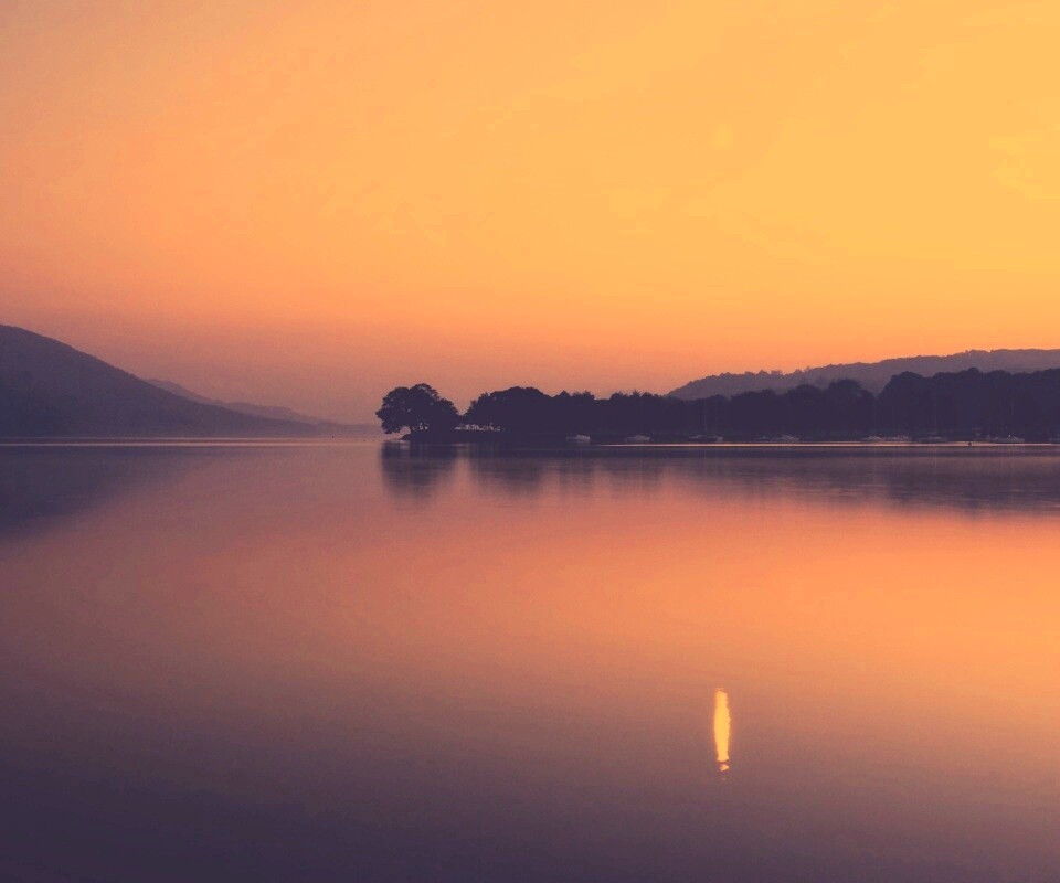 Сумерки над озером обои