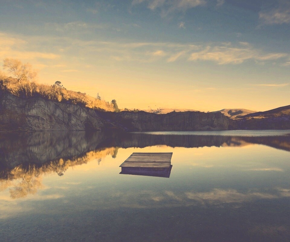 Уединенное озеро обои