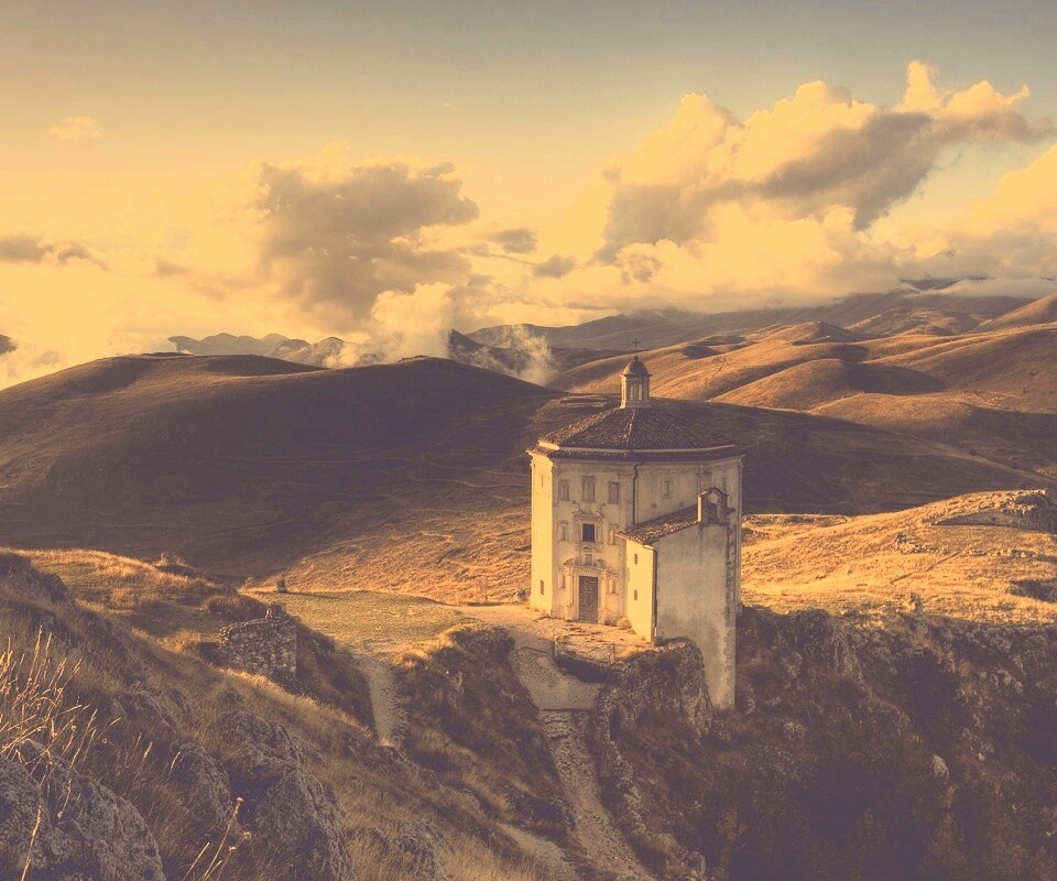 Горная церковь обои