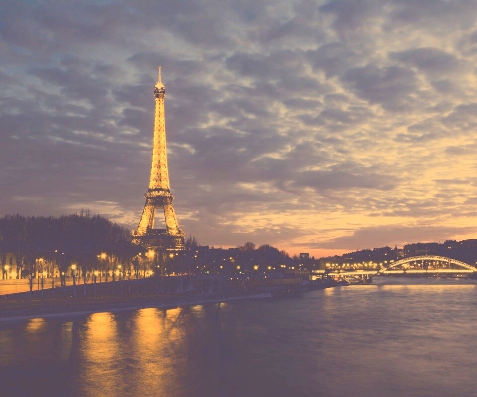 Эйфелева башня в Париже обои