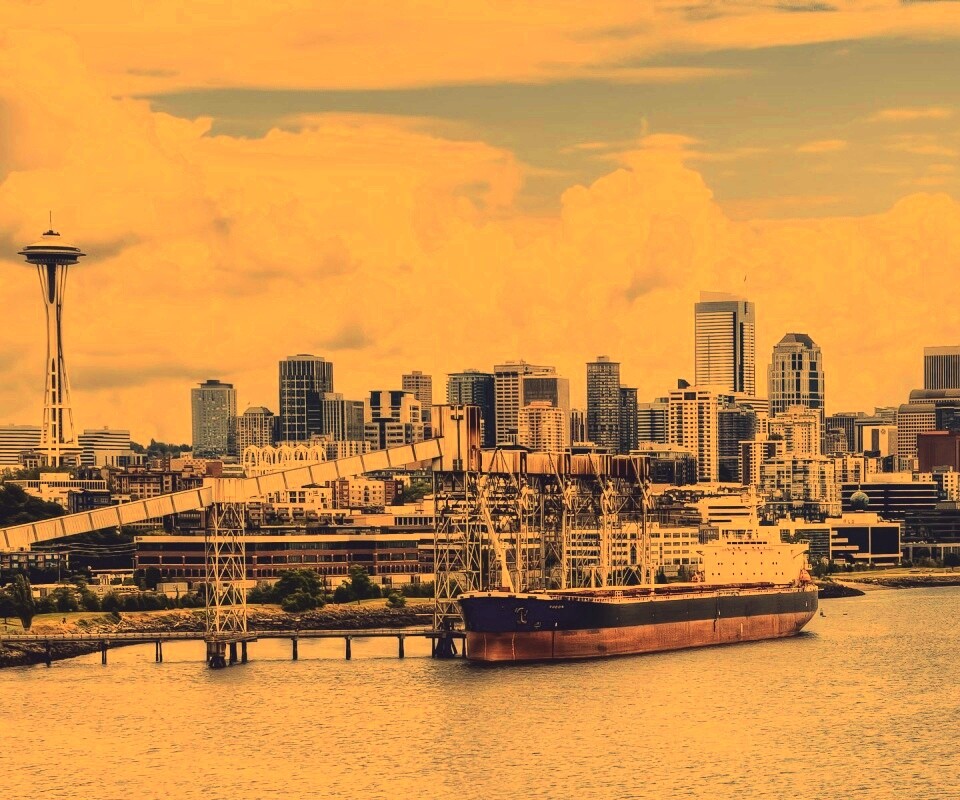 Баржа в ожидании отплытия обои