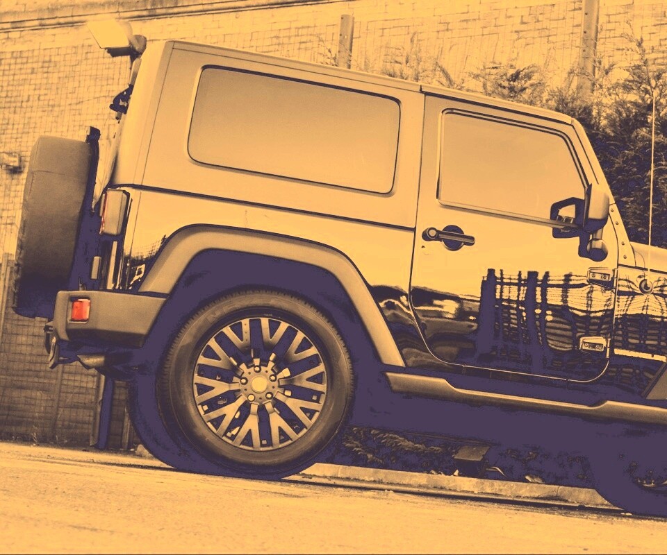 Черный внедорожник обои