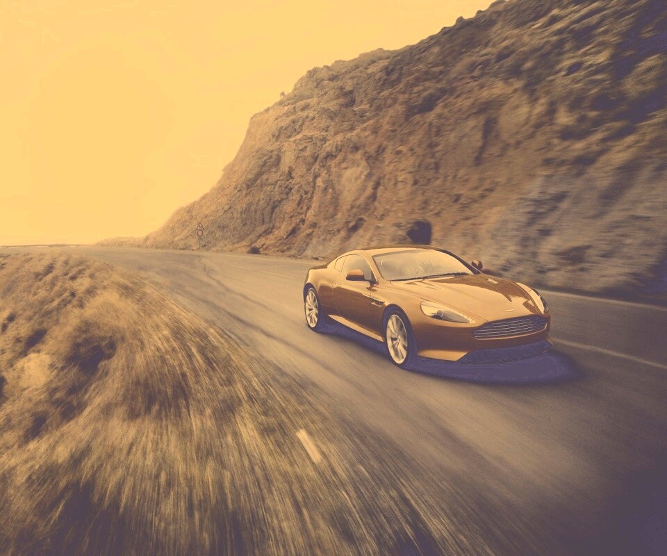 Aston Martin в горах обои