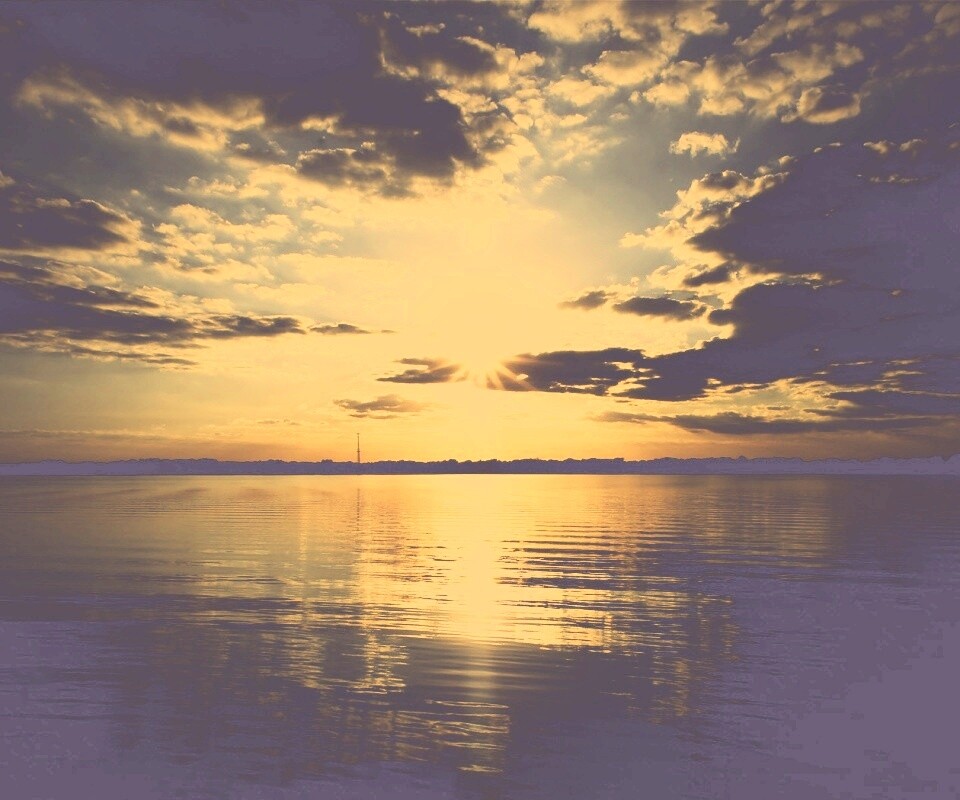 Закат над озером обои