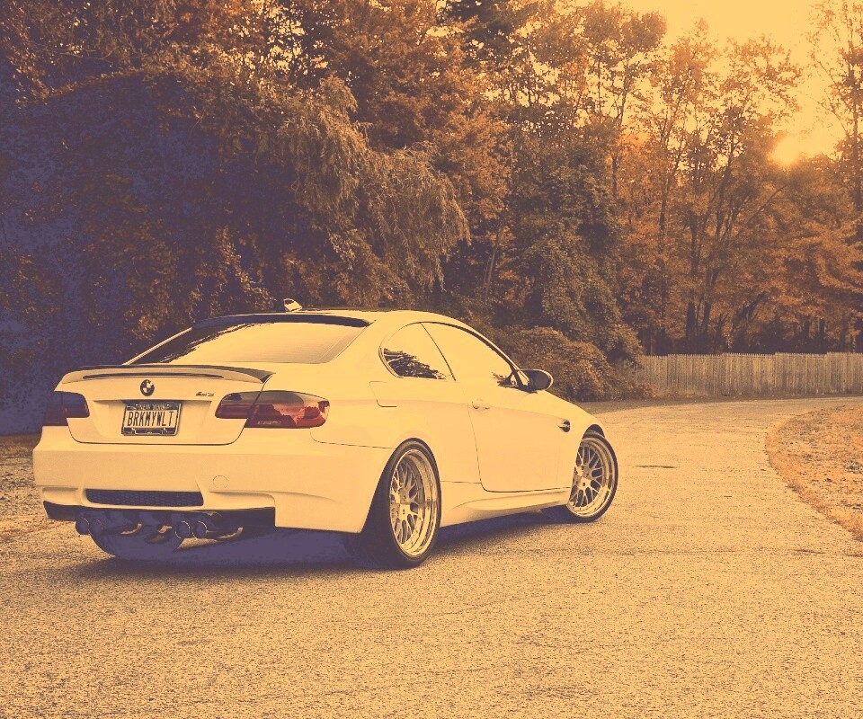 Белый BMW M3 обои