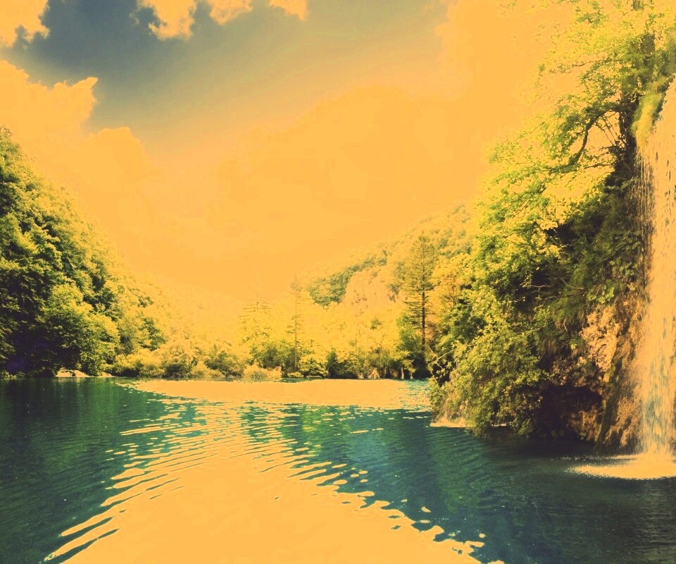 Водопад у реки обои