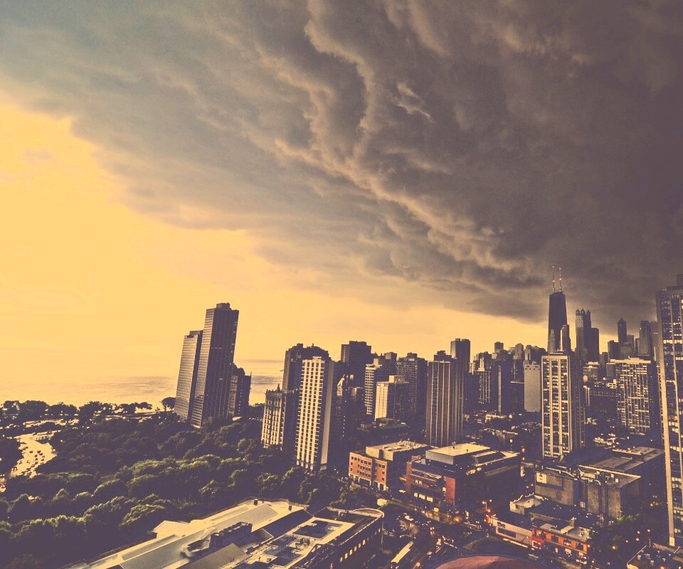 Туча над городом обои