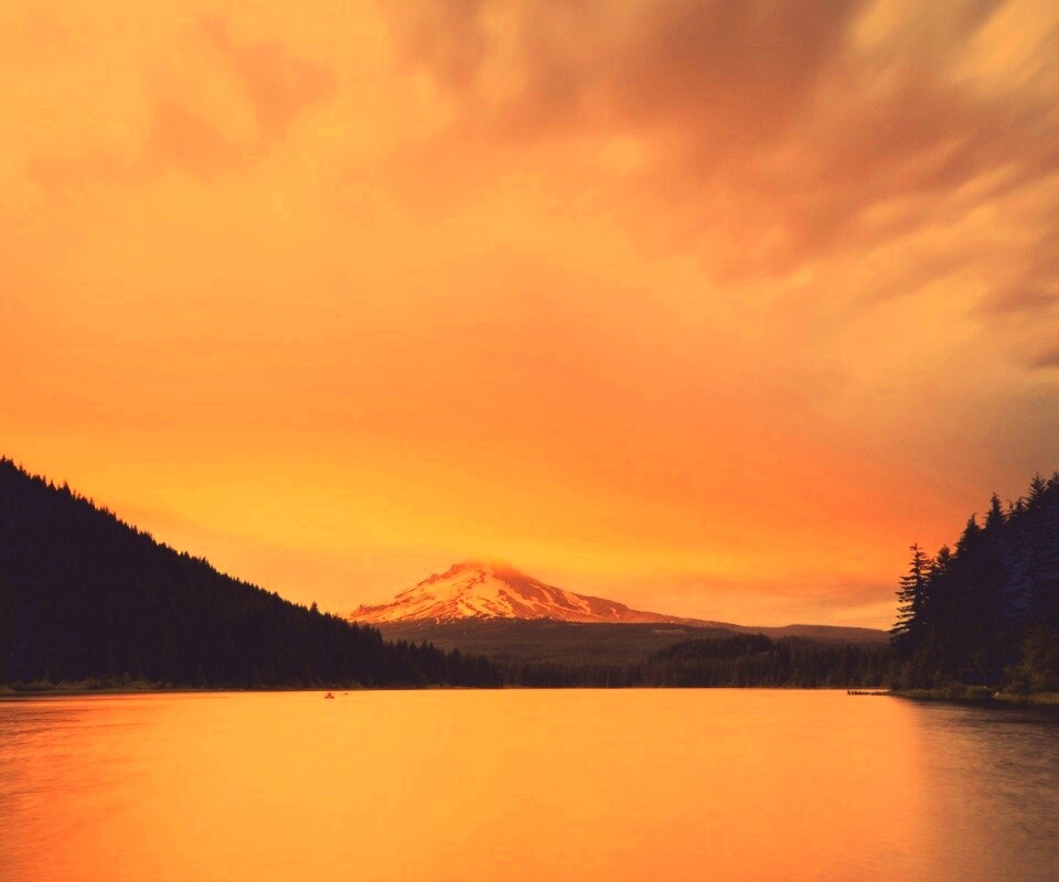 Закат над горой обои