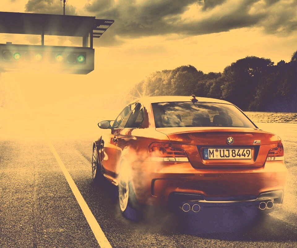 Оранжевый BMW серии M обои